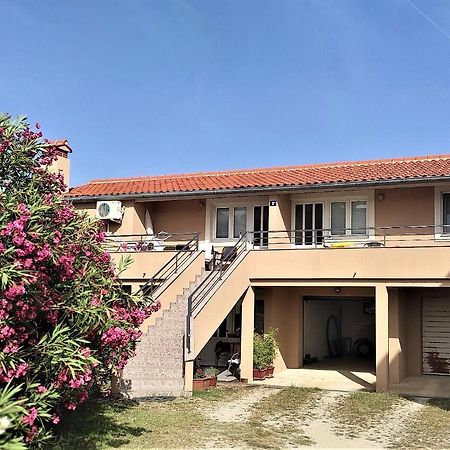 Apartments Remi Nin Luaran gambar